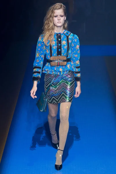 Look 23